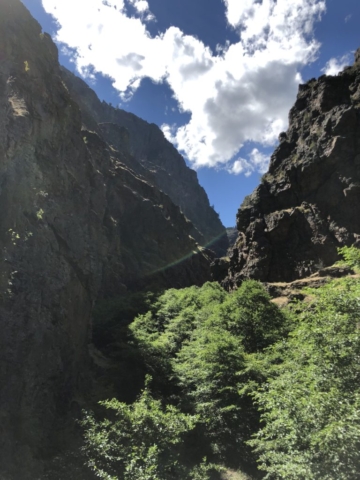 Looking up a side Canyon at Hells Canyon